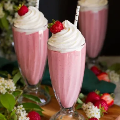 Çilekli Milkshake